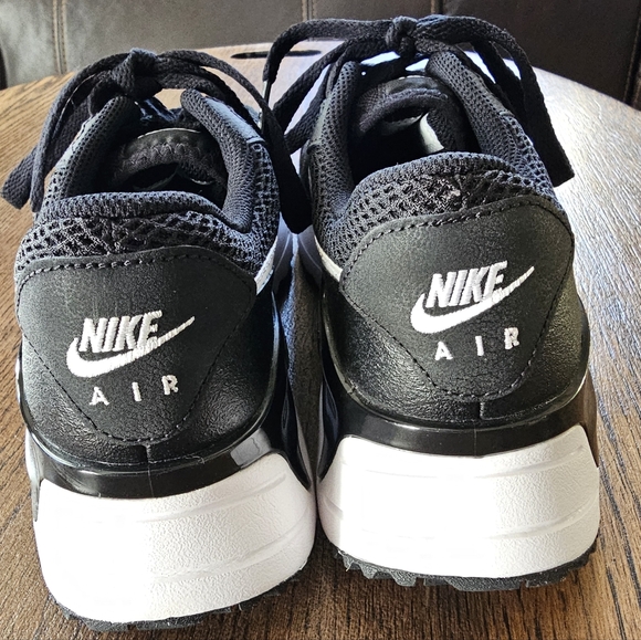 Nike Air Max Black and White Sneakers DM9537-001 Size Mens 9.5 NEW - Picture 11 of 15